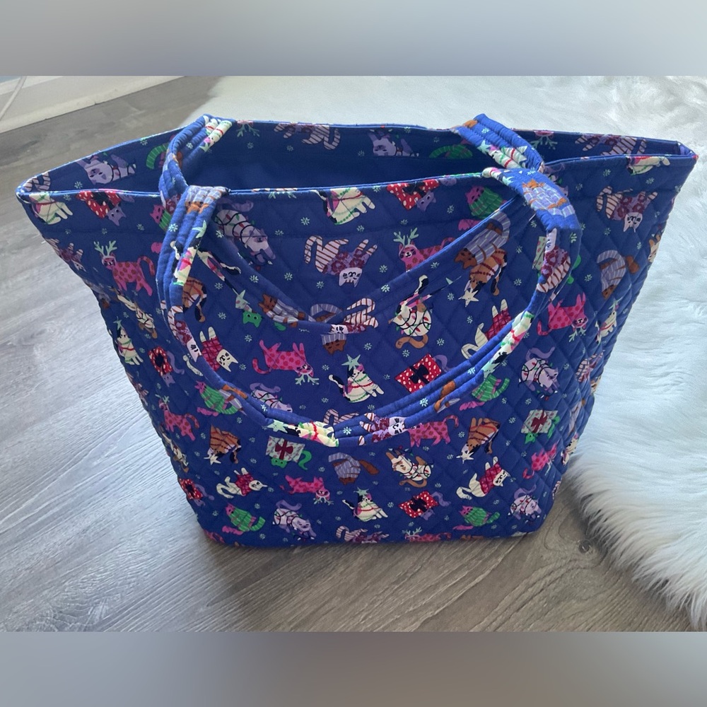 🐾💙VERA BRADLEY Retired Essential Grand Tote Catnip Christmas - Picture 7 of 9